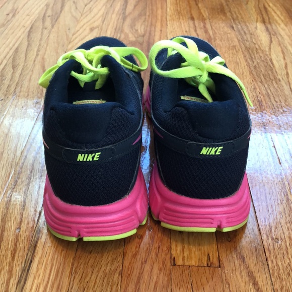 *SOLD* Women’s Nike Revolution 2 Running Shoes - Picture 4 of 8